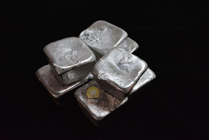 MgZr master alloy(001)